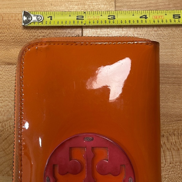 Tory Burch Zip Continental wallet Orange patent leather w/pink leather moniker - Picture 14 of 14